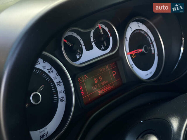 Черный Фиат 500L, объемом двигателя 1.37 л и пробегом 249 тыс. км за 7200 $, фото 10 на Automoto.ua