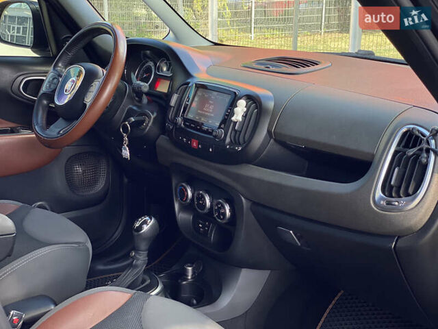 Черный Фиат 500L, объемом двигателя 1.37 л и пробегом 249 тыс. км за 7200 $, фото 11 на Automoto.ua