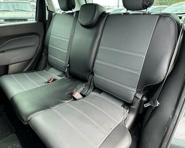 Черный Фиат 500L, объемом двигателя 1.37 л и пробегом 185 тыс. км за 7700 $, фото 16 на Automoto.ua