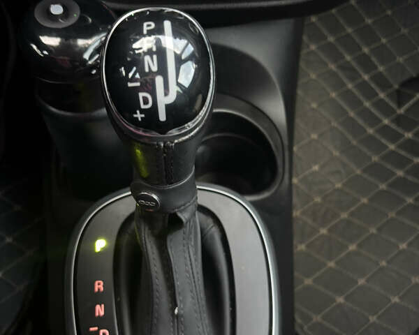 Фиат 500L 2013 в Киеве на Automoto.ua Черный Фиат 500L, объемом двигателя 1.37 л и пробегом 77 тыс. км за 9200 $, фото 29 на Automoto.ua