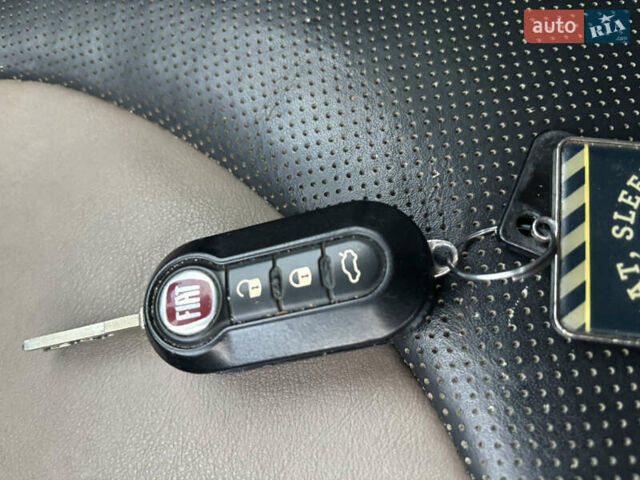 Фиат 500L 2013 в Киеве на Automoto.ua Черный Фиат 500L, объемом двигателя 1.37 л и пробегом 77 тыс. км за 9200 $, фото 25 на Automoto.ua