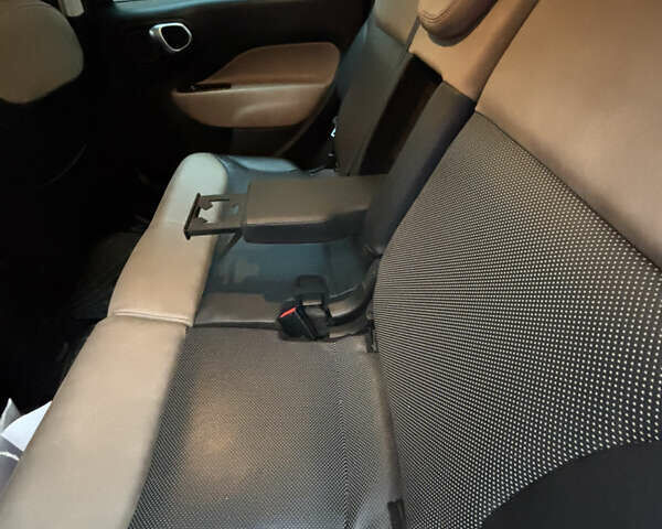 Фиат 500L 2013 в Киеве на Automoto.ua Черный Фиат 500L, объемом двигателя 1.37 л и пробегом 77 тыс. км за 9200 $, фото 16 на Automoto.ua