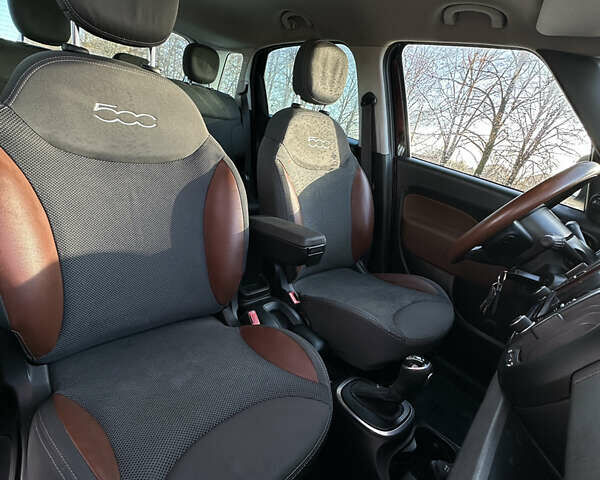 Черный Фиат 500L, объемом двигателя 1.4 л и пробегом 132 тыс. км за 8300 $, фото 18 на Automoto.ua