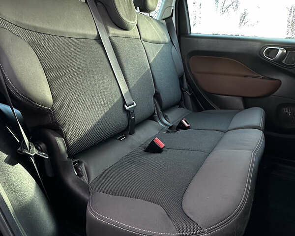 Черный Фиат 500L, объемом двигателя 1.4 л и пробегом 132 тыс. км за 8300 $, фото 17 на Automoto.ua