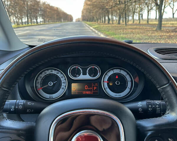 Черный Фиат 500L, объемом двигателя 1.4 л и пробегом 132 тыс. км за 8300 $, фото 29 на Automoto.ua