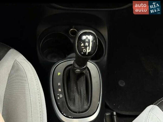 Чорний Фіат 500L, об'ємом двигуна 1.37 л та пробігом 210 тис. км за 8500 $, фото 16 на Automoto.ua