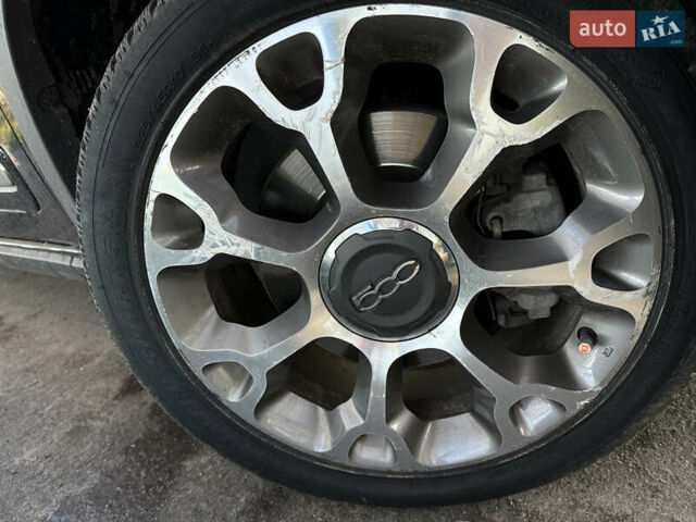 Черный Фиат 500L, объемом двигателя 1.4 л и пробегом 132 тыс. км за 8300 $, фото 24 на Automoto.ua