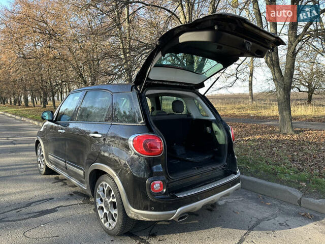 Черный Фиат 500L, объемом двигателя 1.4 л и пробегом 132 тыс. км за 8300 $, фото 10 на Automoto.ua