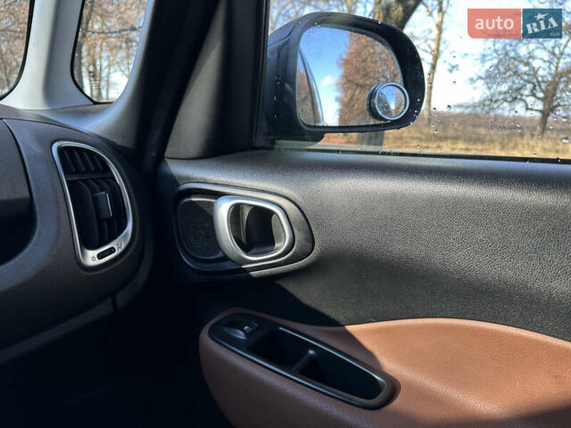 Черный Фиат 500L, объемом двигателя 1.4 л и пробегом 132 тыс. км за 8300 $, фото 33 на Automoto.ua