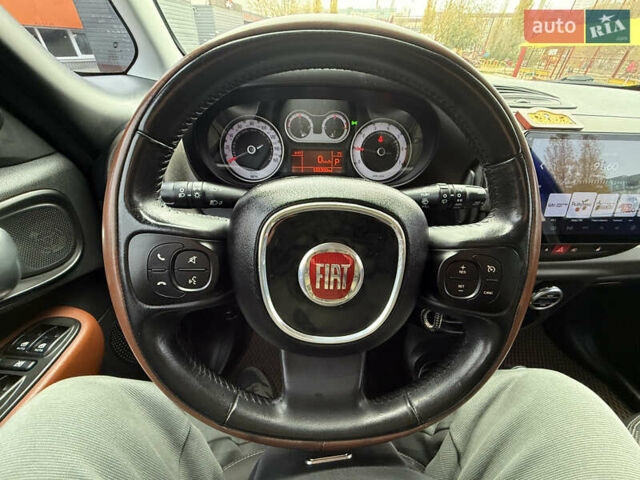 Черный Фиат 500L, объемом двигателя 1.37 л и пробегом 133 тыс. км за 10500 $, фото 41 на Automoto.ua