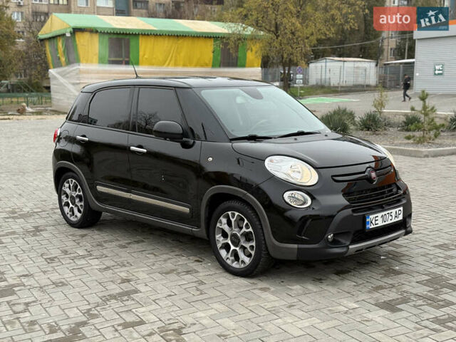 Черный Фиат 500L, объемом двигателя 1.37 л и пробегом 133 тыс. км за 10500 $, фото 3 на Automoto.ua