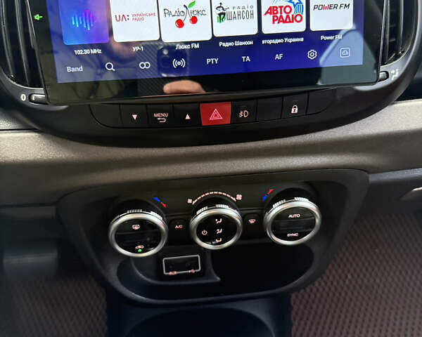 Черный Фиат 500L, объемом двигателя 1.37 л и пробегом 133 тыс. км за 10500 $, фото 44 на Automoto.ua