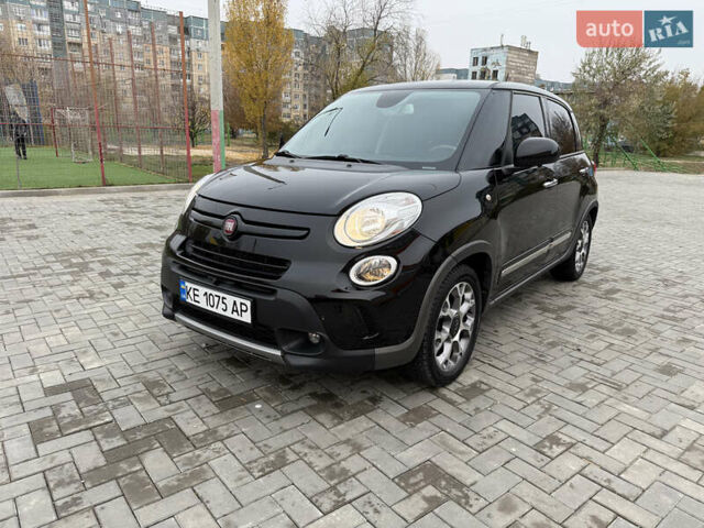 Черный Фиат 500L, объемом двигателя 1.37 л и пробегом 133 тыс. км за 10500 $, фото 12 на Automoto.ua