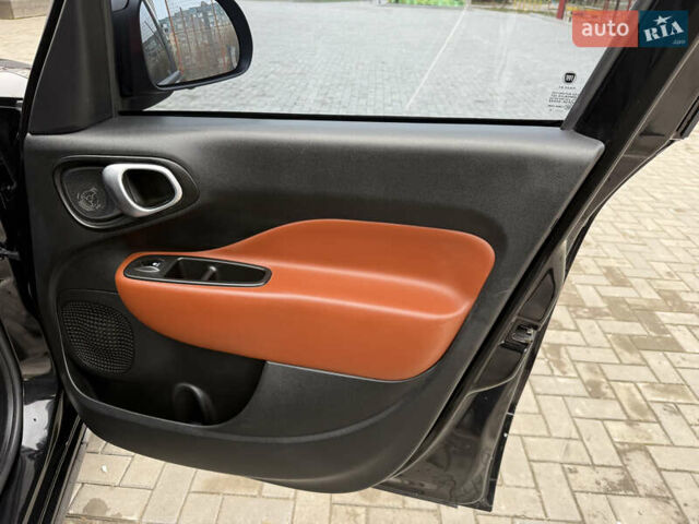 Черный Фиат 500L, объемом двигателя 1.37 л и пробегом 133 тыс. км за 10500 $, фото 33 на Automoto.ua
