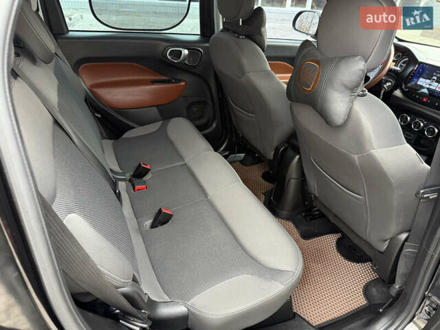 Черный Фиат 500L, объемом двигателя 1.37 л и пробегом 133 тыс. км за 10500 $, фото 30 на Automoto.ua