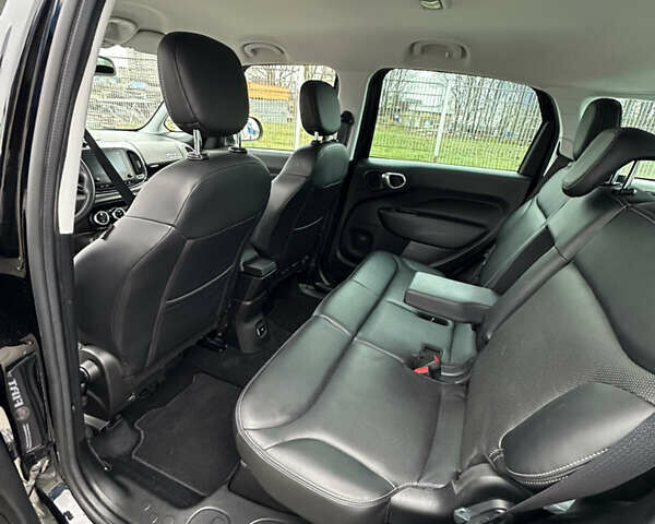 Черный Фиат 500L, объемом двигателя 1.4 л и пробегом 88 тыс. км за 10900 $, фото 13 на Automoto.ua