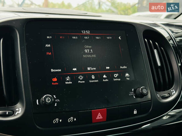 Черный Фиат 500L, объемом двигателя 1.37 л и пробегом 140 тыс. км за 10900 $, фото 30 на Automoto.ua