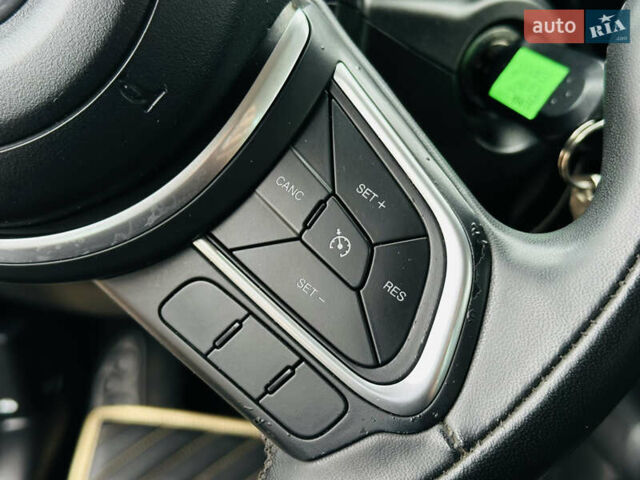 Черный Фиат 500L, объемом двигателя 1.37 л и пробегом 140 тыс. км за 10900 $, фото 29 на Automoto.ua