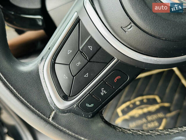 Черный Фиат 500L, объемом двигателя 1.37 л и пробегом 140 тыс. км за 10900 $, фото 28 на Automoto.ua