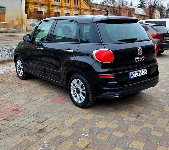 Чорний Фіат 500L, об'ємом двигуна 1.4 л та пробігом 120 тис. км за 13500 $, фото 2 на Automoto.ua