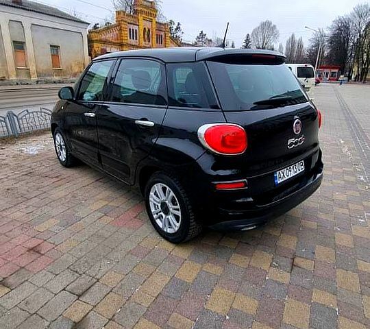 Чорний Фіат 500L, об'ємом двигуна 1.4 л та пробігом 120 тис. км за 13500 $, фото 1 на Automoto.ua