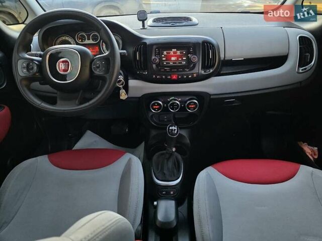 Красный Фиат 500L, объемом двигателя 1.3 л и пробегом 83 тыс. км за 8499 $, фото 29 на Automoto.ua