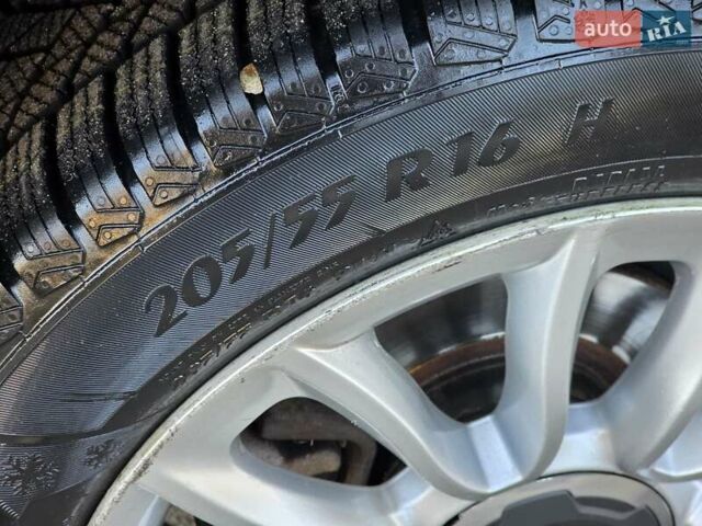 Красный Фиат 500L, объемом двигателя 1.3 л и пробегом 83 тыс. км за 8499 $, фото 35 на Automoto.ua