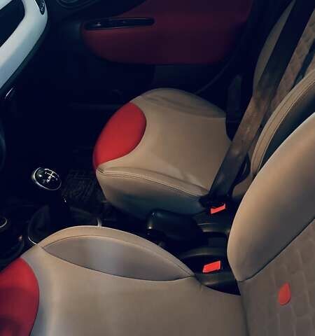 Красный Фиат 500L, объемом двигателя 1.2 л и пробегом 83 тыс. км за 9300 $, фото 3 на Automoto.ua