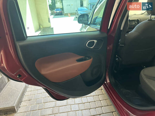 Красный Фиат 500L, объемом двигателя 1.4 л и пробегом 113 тыс. км за 10677 $, фото 13 на Automoto.ua