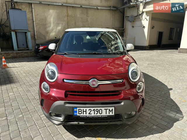 Красный Фиат 500L, объемом двигателя 1.4 л и пробегом 113 тыс. км за 10677 $, фото 1 на Automoto.ua