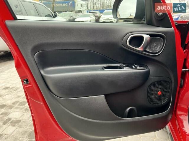 Красный Фиат 500L, объемом двигателя 1.4 л и пробегом 53 тыс. км за 11300 $, фото 20 на Automoto.ua