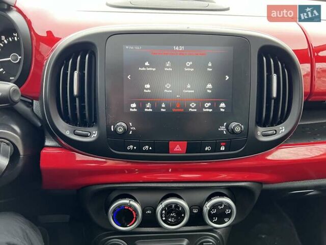 Красный Фиат 500L, объемом двигателя 1.4 л и пробегом 53 тыс. км за 11300 $, фото 34 на Automoto.ua