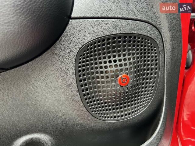 Красный Фиат 500L, объемом двигателя 1.4 л и пробегом 53 тыс. км за 11300 $, фото 3 на Automoto.ua