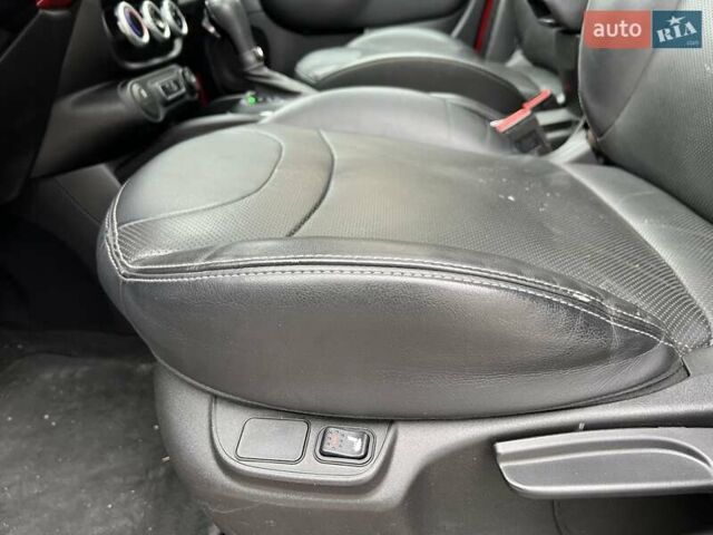 Красный Фиат 500L, объемом двигателя 1.4 л и пробегом 53 тыс. км за 11300 $, фото 21 на Automoto.ua