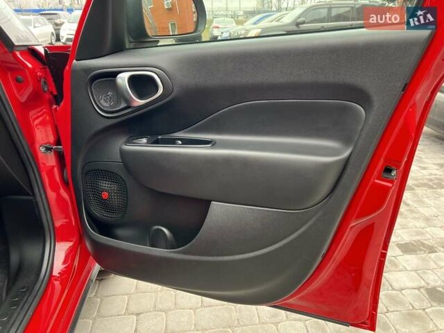 Красный Фиат 500L, объемом двигателя 1.4 л и пробегом 53 тыс. км за 11300 $, фото 25 на Automoto.ua