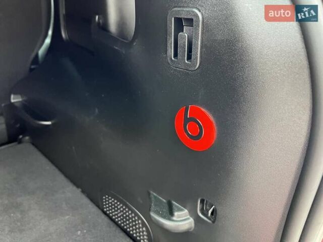 Красный Фиат 500L, объемом двигателя 1.4 л и пробегом 53 тыс. км за 11300 $, фото 19 на Automoto.ua