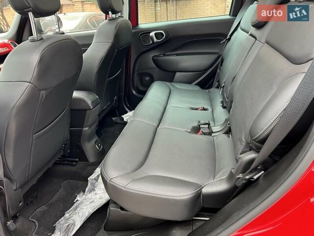 Красный Фиат 500L, объемом двигателя 1.4 л и пробегом 53 тыс. км за 11300 $, фото 2 на Automoto.ua