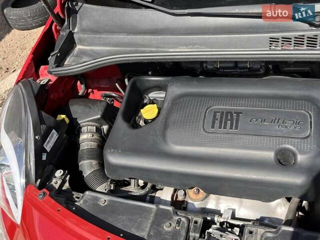 Красный Фиат 500L, объемом двигателя 1.4 л и пробегом 23 тыс. км за 12000 $, фото 27 на Automoto.ua