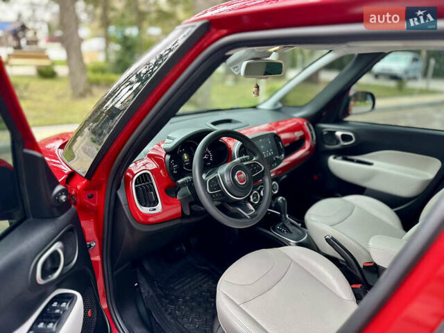 Красный Фиат 500L, объемом двигателя 1.4 л и пробегом 126 тыс. км за 11800 $, фото 19 на Automoto.ua