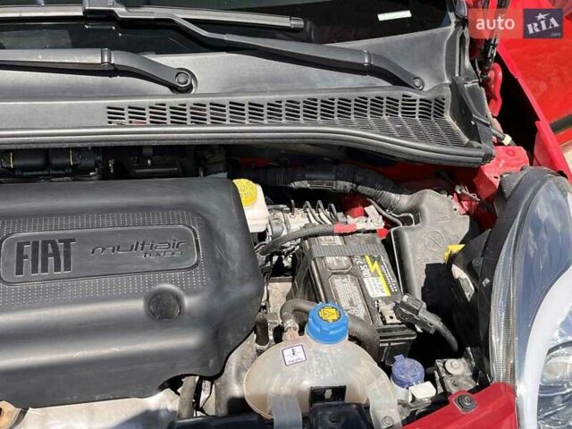 Красный Фиат 500L, объемом двигателя 1.4 л и пробегом 23 тыс. км за 12000 $, фото 28 на Automoto.ua