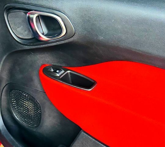 Фиат 500L 2013 в Киеве на Automoto.ua Красный Фиат 500L, объемом двигателя 1.3 л и пробегом 83 тыс. км за 9300 $, фото 9 на Automoto.ua