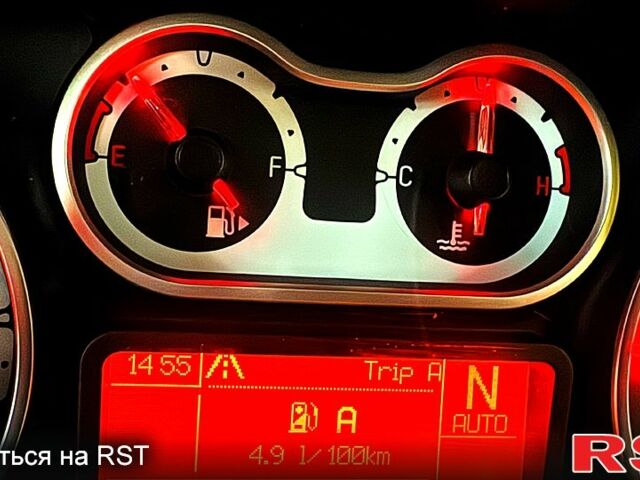 Фиат 500L 2013 в Киеве на Automoto.ua Красный Фиат 500L, объемом двигателя 1.3 л и пробегом 83 тыс. км за 9300 $, фото 3 на Automoto.ua