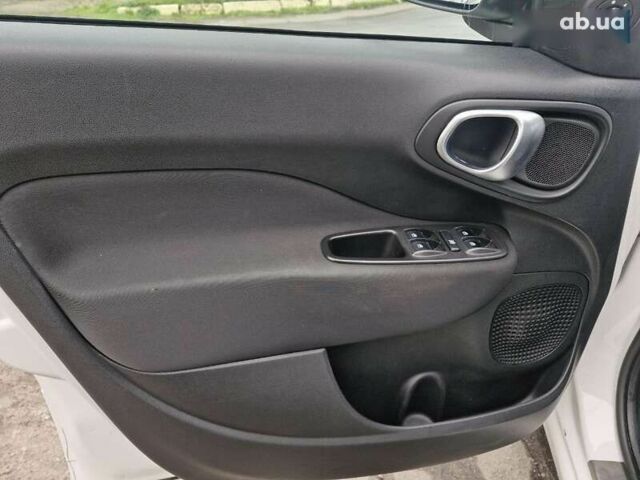 Фіат 500L, об'ємом двигуна 1.3 л та пробігом 135 тис. км за 8599 $, фото 8 на Automoto.ua