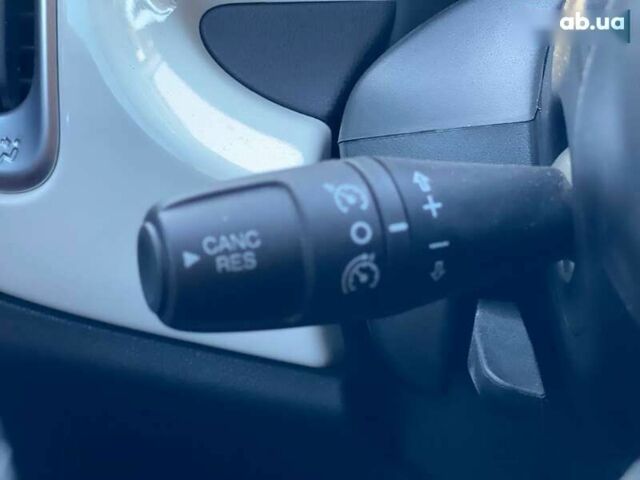 Фіат 500L, об'ємом двигуна 1.3 л та пробігом 53 тис. км за 10500 $, фото 28 на Automoto.ua