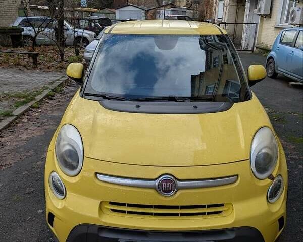 Жовтий Фіат 500L, об'ємом двигуна 1.4 л та пробігом 189 тис. км за 8500 $, фото 4 на Automoto.ua