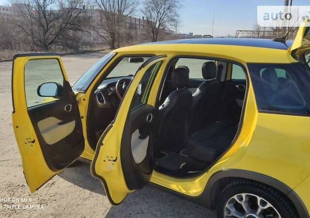 Жовтий Фіат 500L, об'ємом двигуна 1.37 л та пробігом 91 тис. км за 10900 $, фото 9 на Automoto.ua