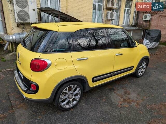 Жовтий Фіат 500L, об'ємом двигуна 1.4 л та пробігом 189 тис. км за 8500 $, фото 18 на Automoto.ua