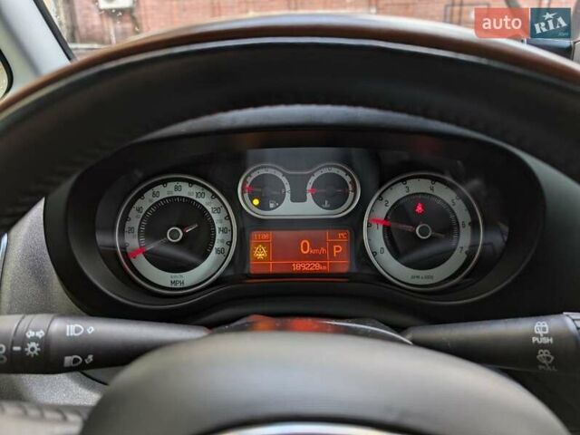 Жовтий Фіат 500L, об'ємом двигуна 1.4 л та пробігом 189 тис. км за 8500 $, фото 2 на Automoto.ua