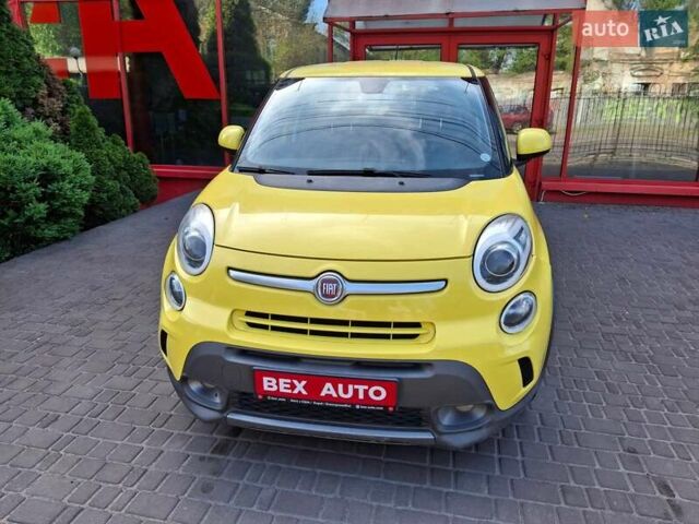 Желтый Фиат 500L, объемом двигателя 1.37 л и пробегом 130 тыс. км за 7600 $, фото 1 на Automoto.ua