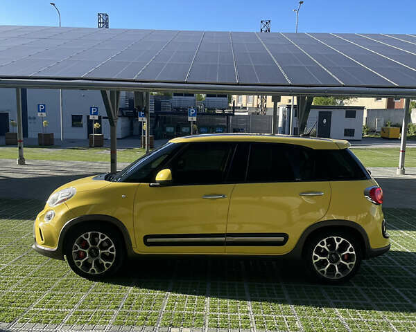 Жовтий Фіат 500L, об'ємом двигуна 1.4 л та пробігом 77 тис. км за 9000 $, фото 3 на Automoto.ua